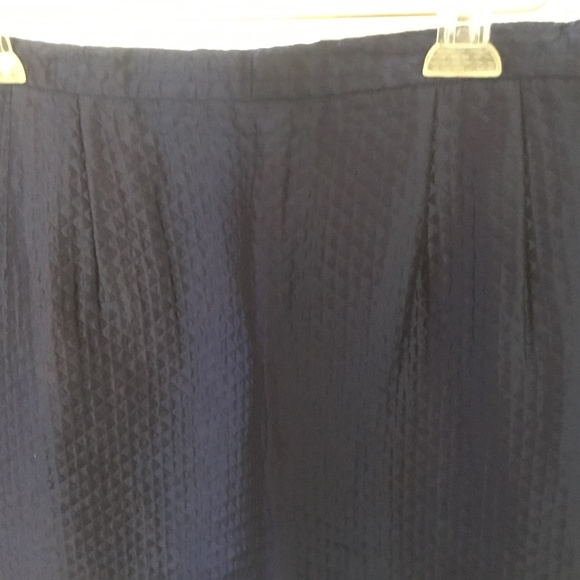 Silk suit - Picture 5 of 5